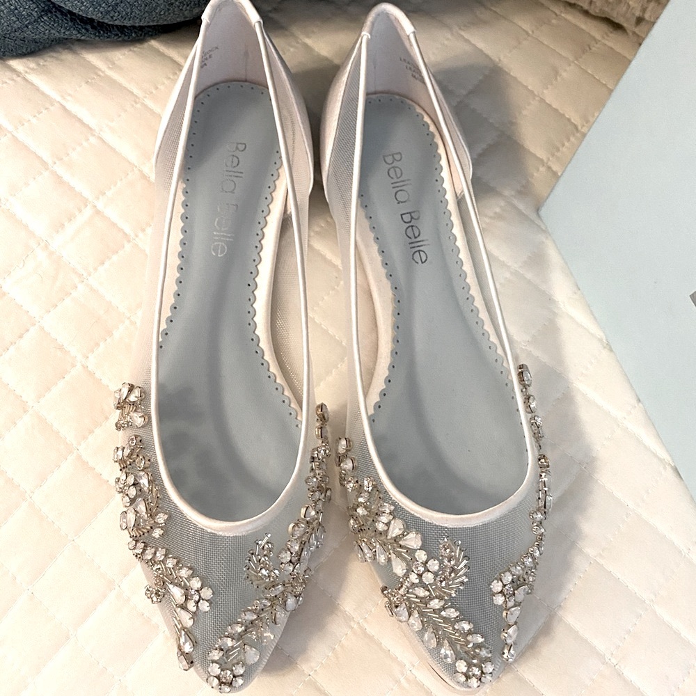NEW IN BOX Bella Belle Willow Flats